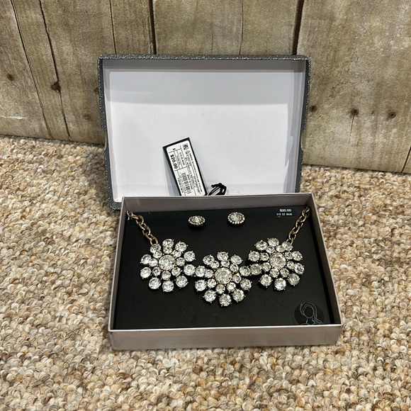 Target Jewelry - New in gift box Beautiful rhinestone statement necklace & earring set.